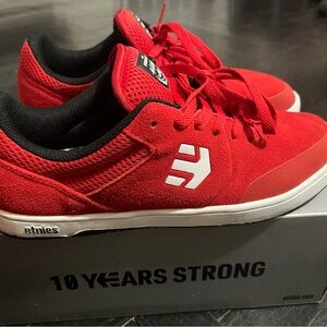 Etnies Bold Red and White Sneakers